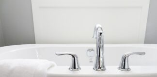 Смеситель для ванной: функциональность и стиль в вашей ванной комнате